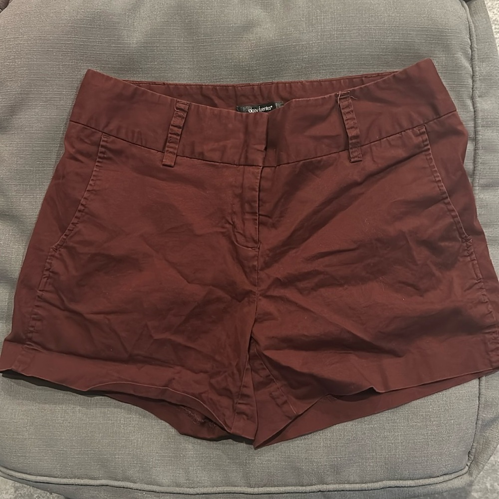 Daisy Fuentes short size 4.